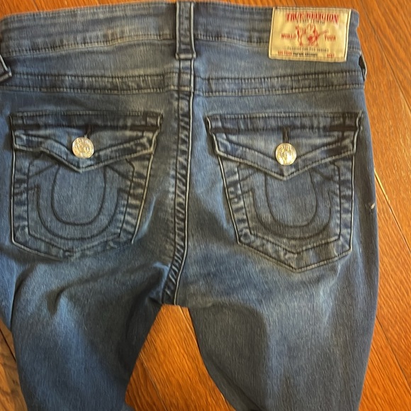 True Religion skinny jeans size 28. Fit like a size 2. Very cute! - Picture 3 of 5